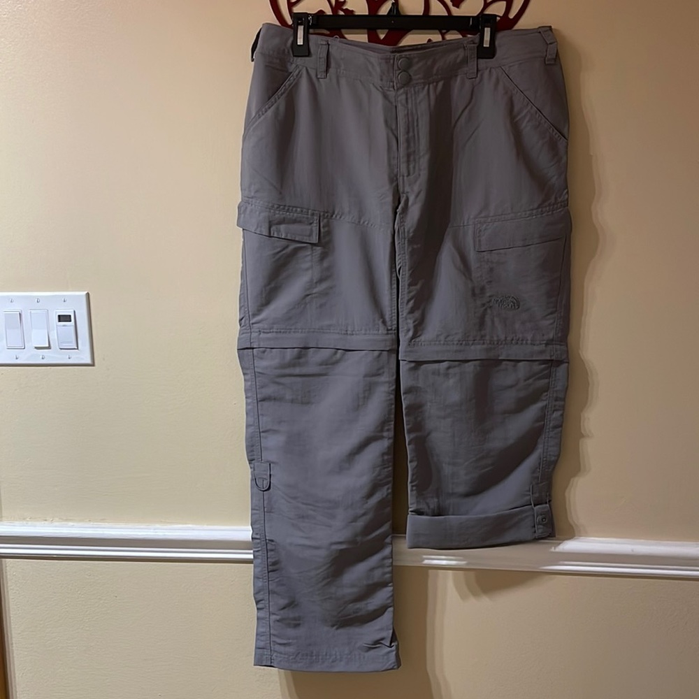 The North Face women’s hiking pants w/ zip off legs NWT